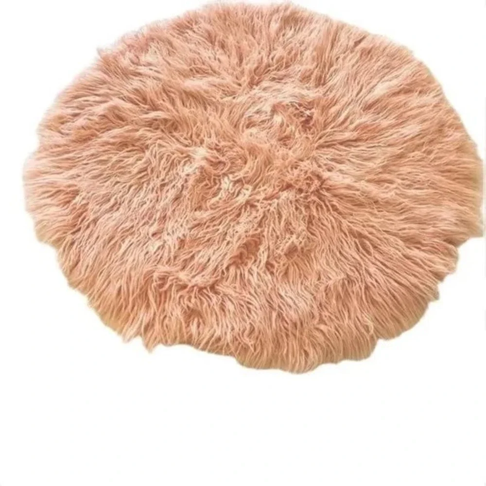 TARGET Pillowfort Shag Faux Fur Round Rug‎ 36”inches Blush Pink